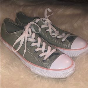 Olive converse!